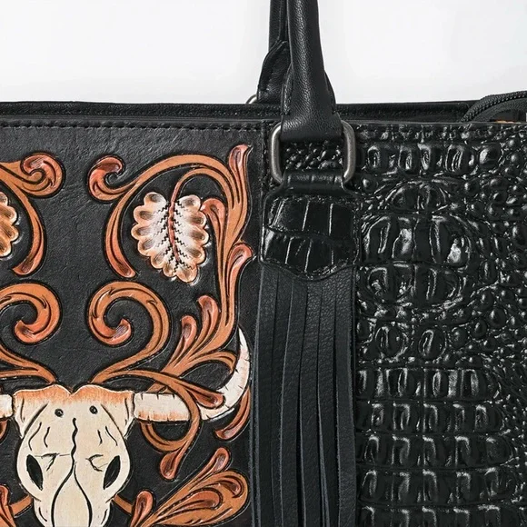 American Darling Black and Tan Shoulder Bag with CC - Picture 5 of 6